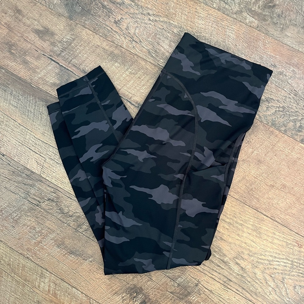 Athleta Like New Camo 7/8 leggings - Picture 2 of 8